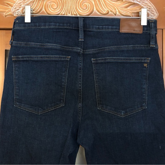 Like New Madewell 10’ Hi Rise Skinny Jeans - Picture 5 of 7